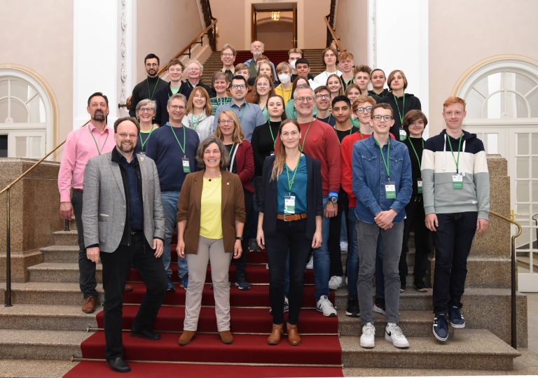 Bayerische Politik hautnah erlebt – Gruppe aus Unterfranken zu Besuch im Landtag bei MdL Patrick Friedl